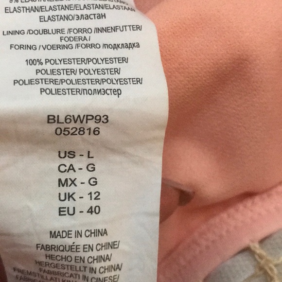 The bikini lab weaving on a jet plane bikini - Picture 4 of 6